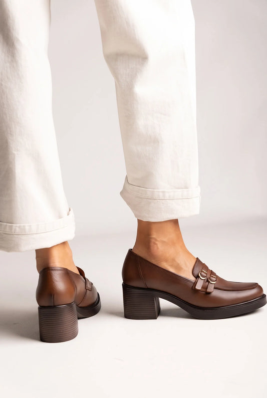 Loafers με Τετράγωνο Τακούνι και Λουράκι με Αγκράφα RAGAZZA 0345