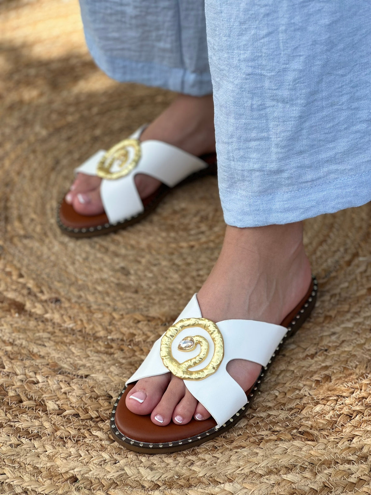FLAT SANDALS