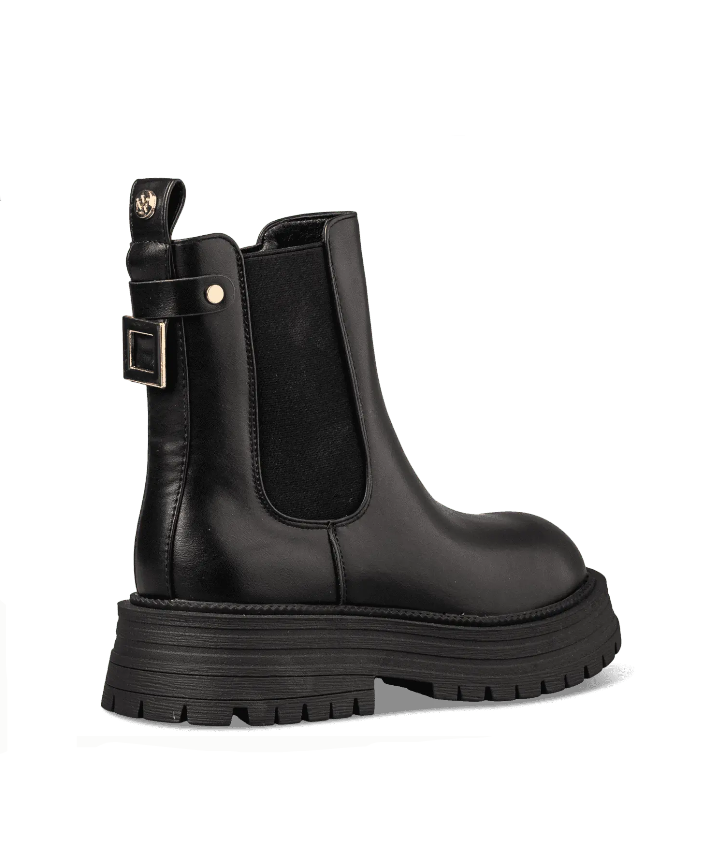 CHELSEA BOOTS