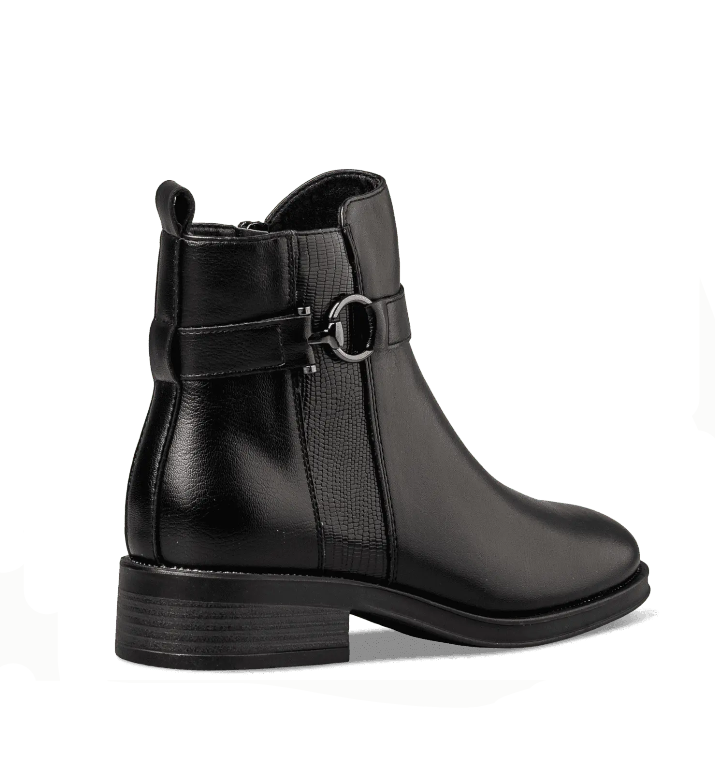 ANKLE BOOTS