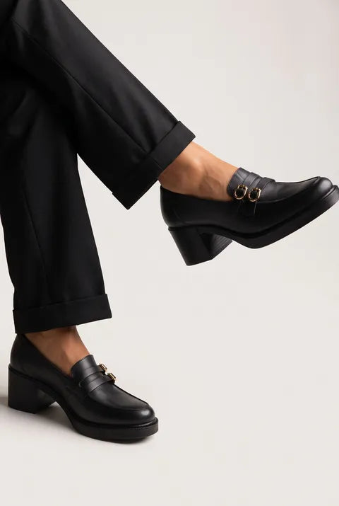 Loafers με Τετράγωνο Τακούνι και Λουράκι με Αγκράφα RAGAZZA 0345