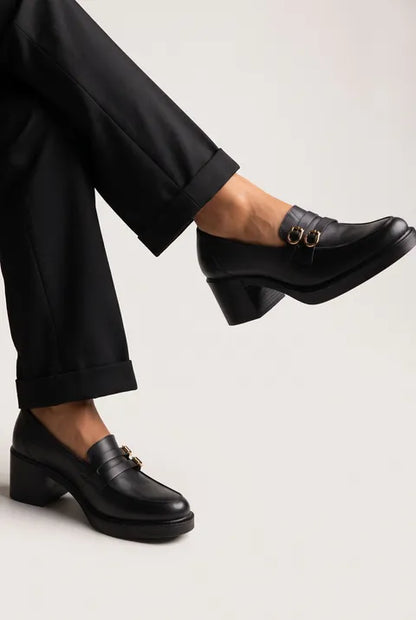 Loafers με Τετράγωνο Τακούνι και Λουράκι με Αγκράφα RAGAZZA 0345
