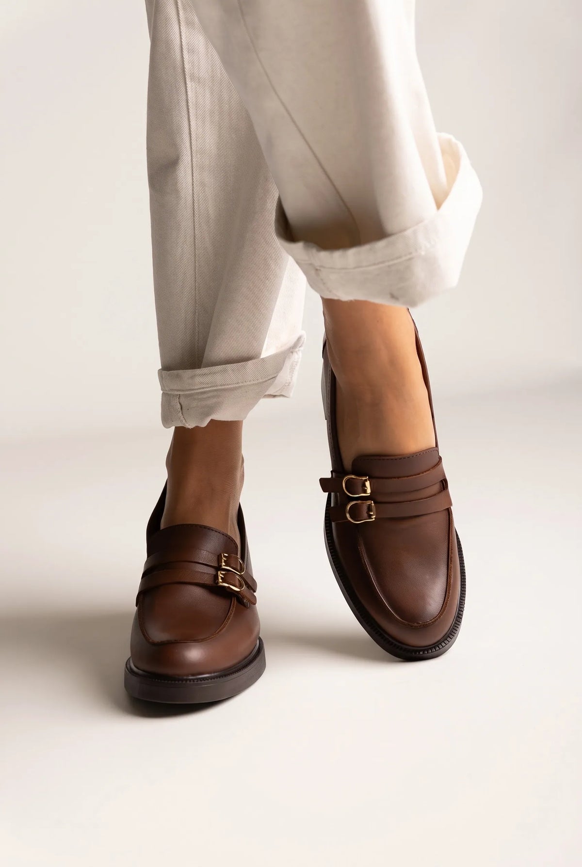 Loafers με Τετράγωνο Τακούνι και Λουράκι με Αγκράφα RAGAZZA 0345