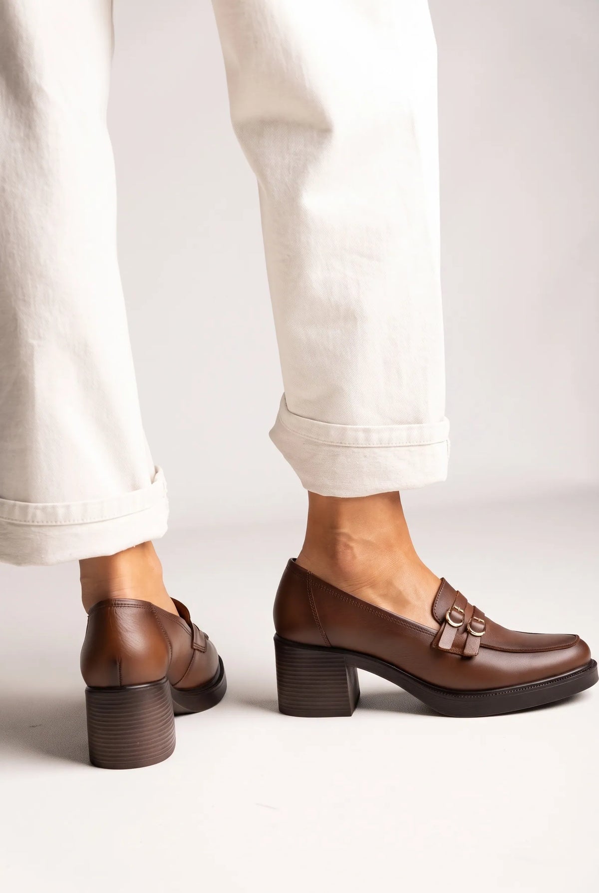 Loafers με Τετράγωνο Τακούνι και Λουράκι με Αγκράφα RAGAZZA 0345