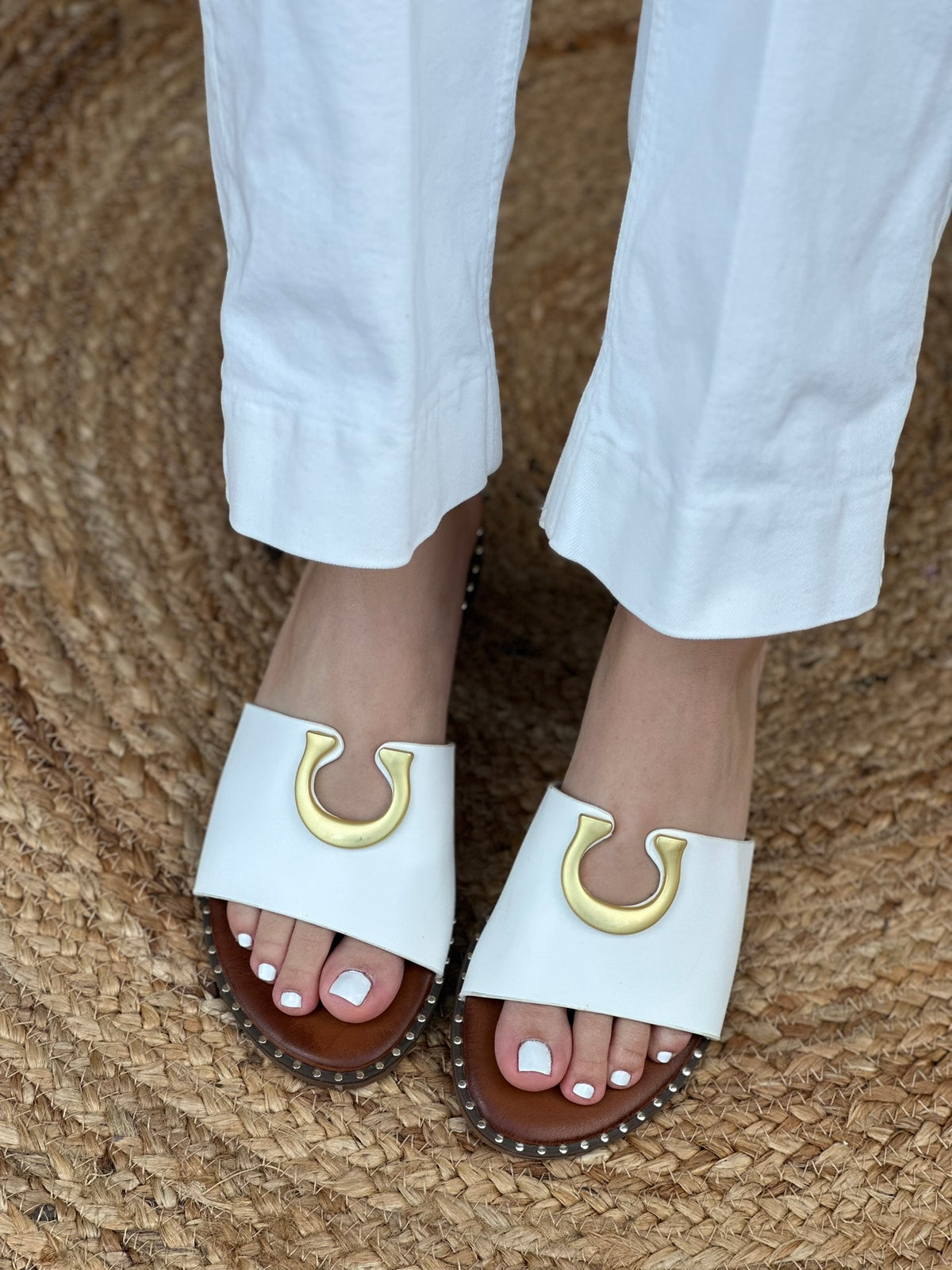 FLAT SANDALS