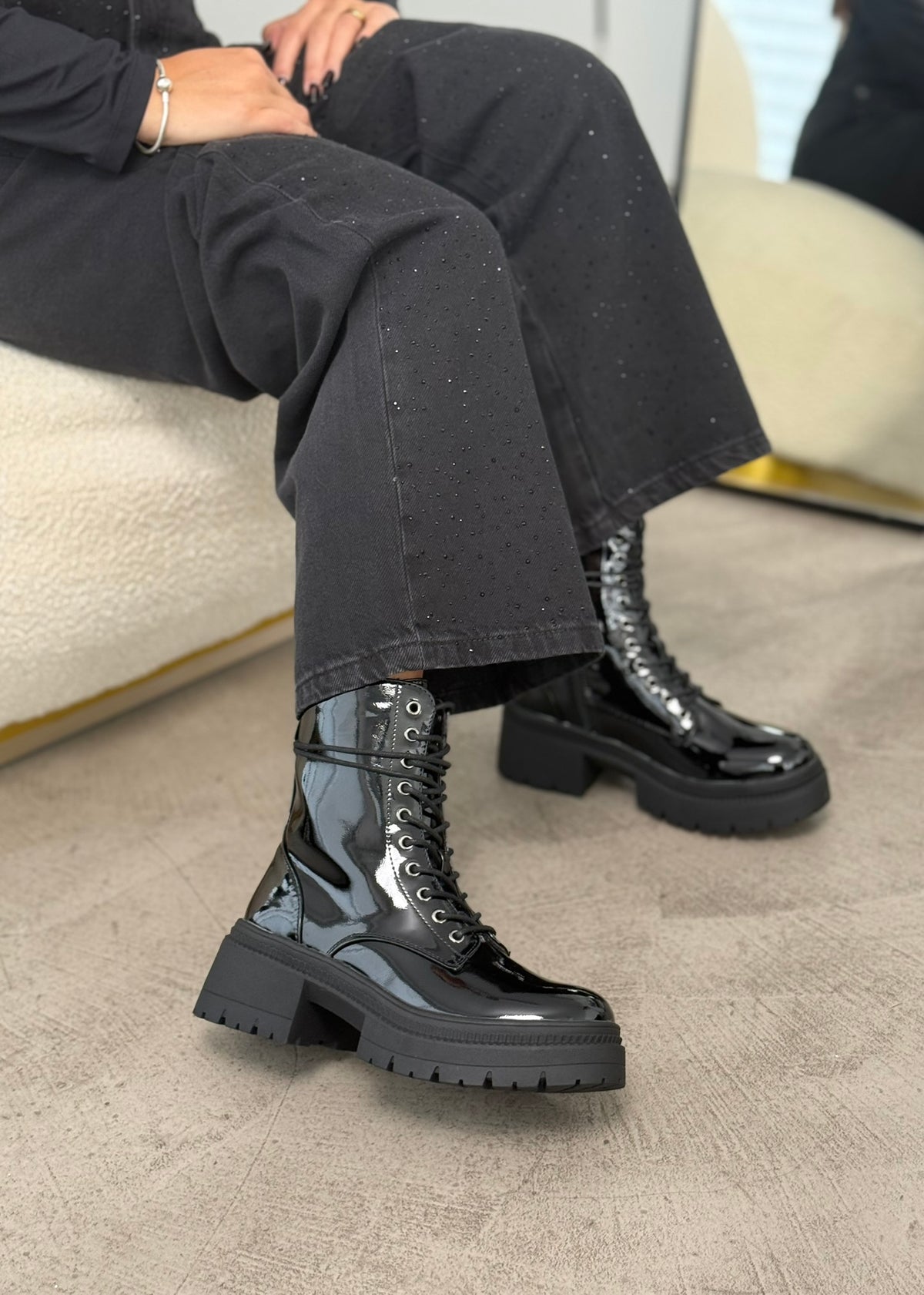 COMBAT BOOTS