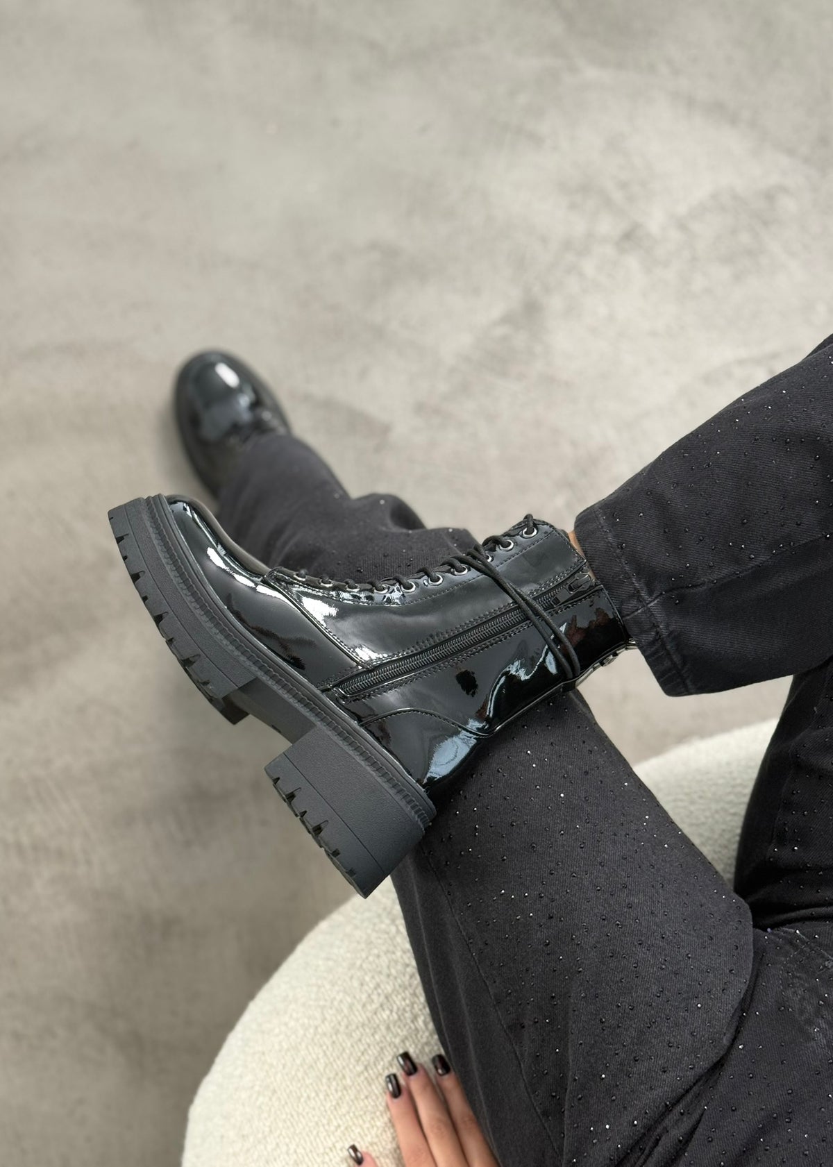 COMBAT BOOTS