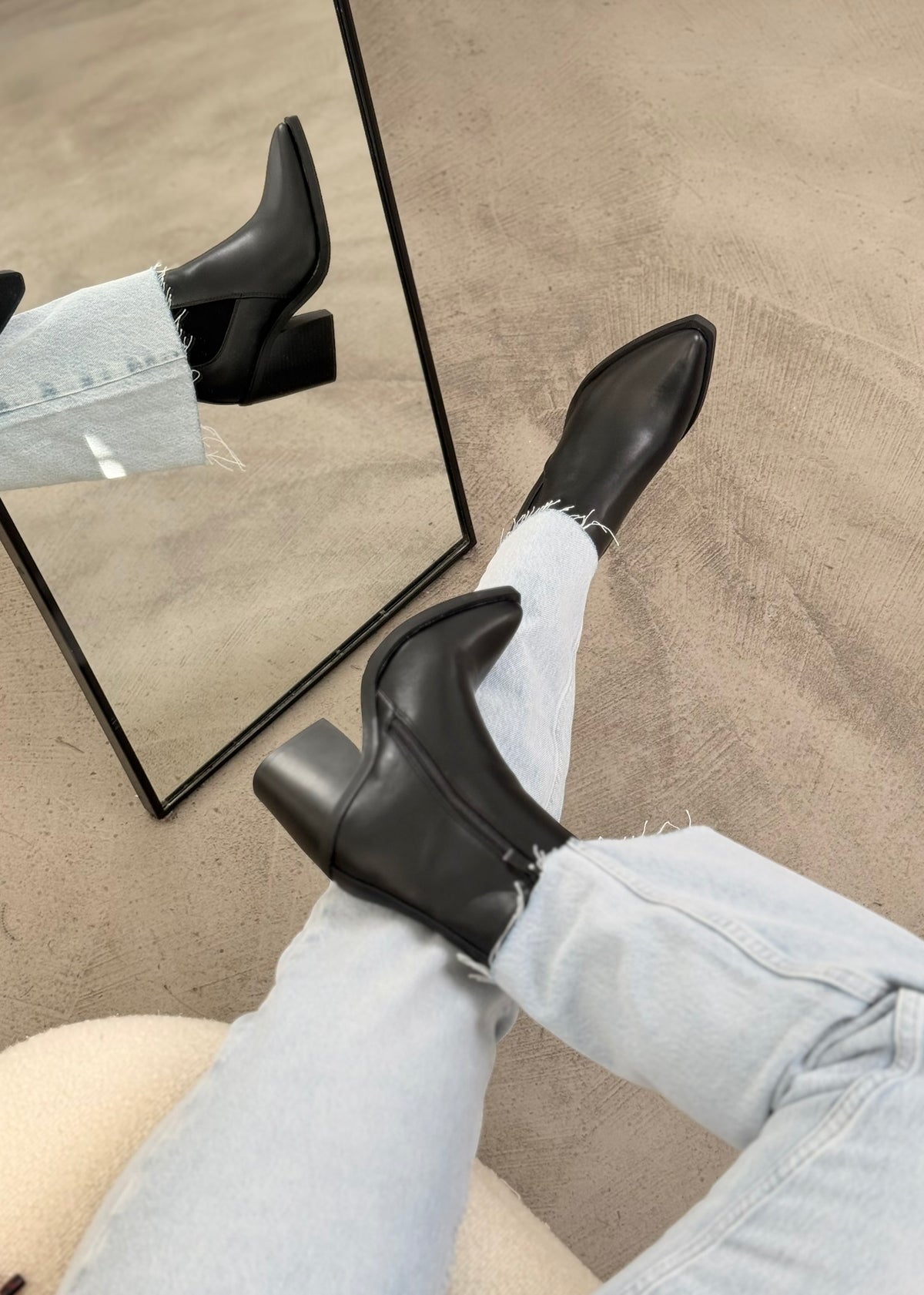 WESTERN ANKLE BOOTIES