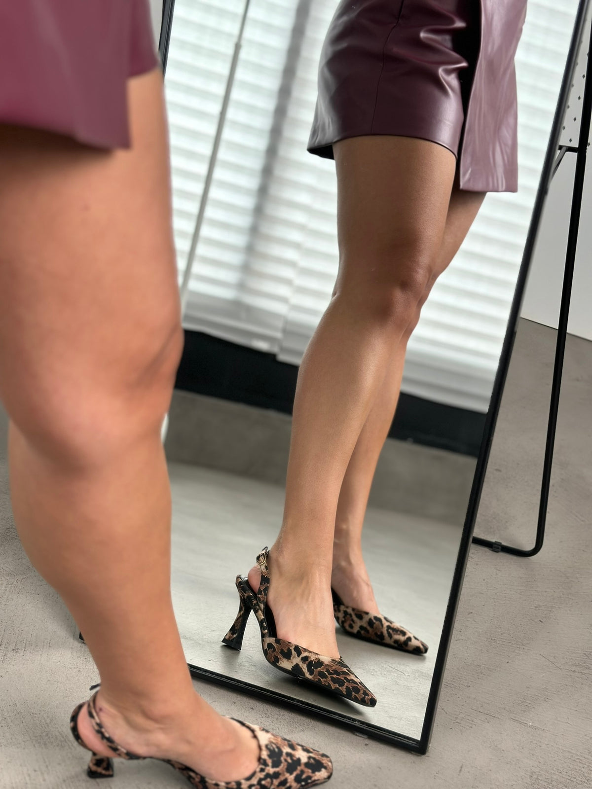SLINGBACK PUMPS