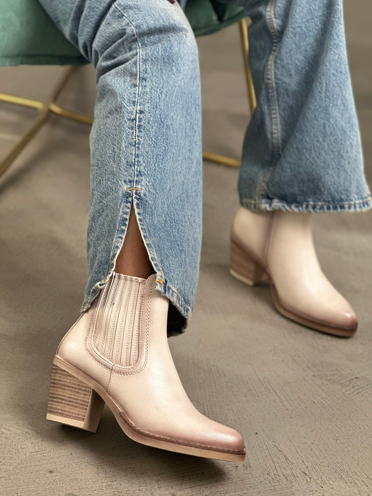 ANKLE BOOTS