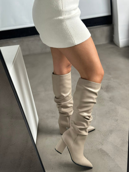 SLOUCHY BOOTS