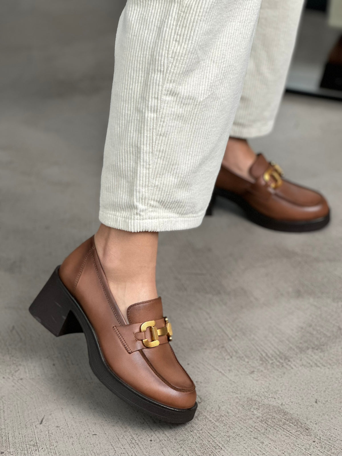 Loafers δερμάτινα με τακούνι Ragazza