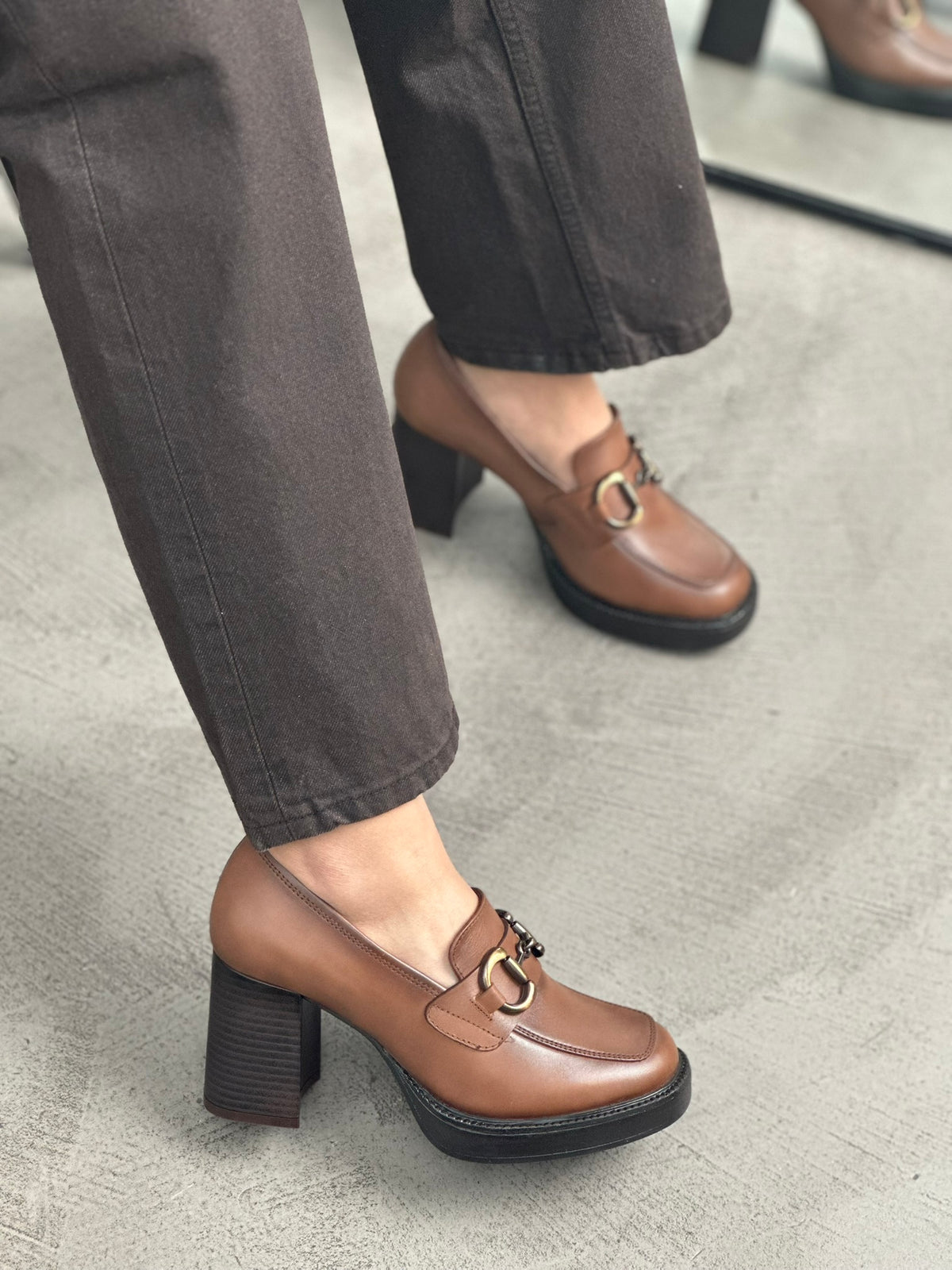 Loafers δερμάτινα με τακούνι Ragazza