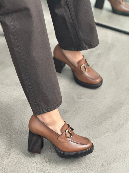 Loafers δερμάτινα με τακούνι Ragazza