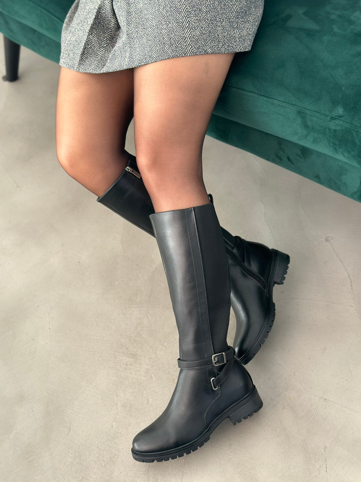 RIDING KNEE-HIGH BOOTS