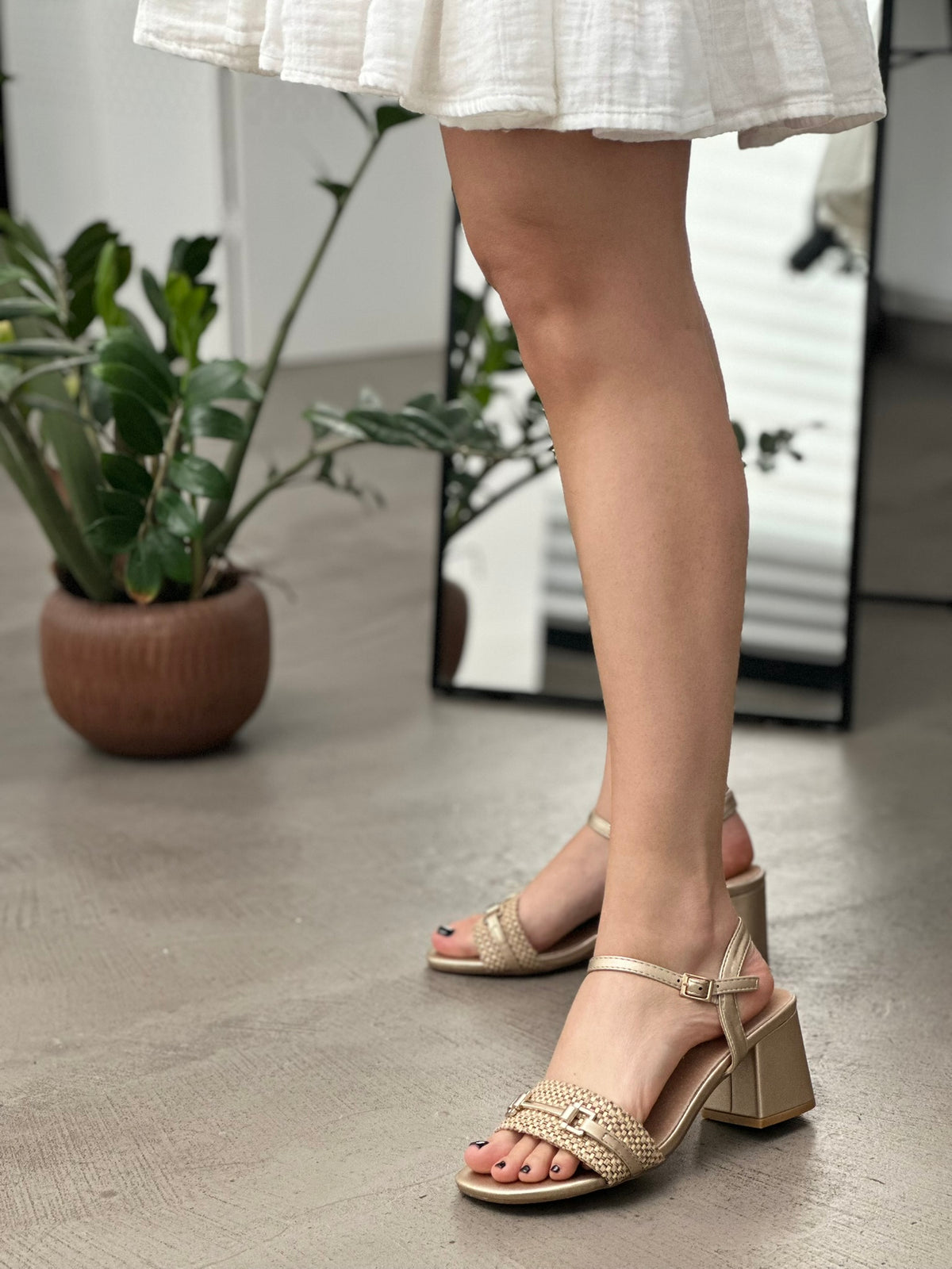 MID-HEEL SANDALS
