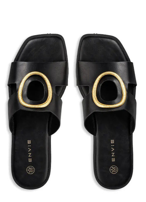 FLAT SANDALS